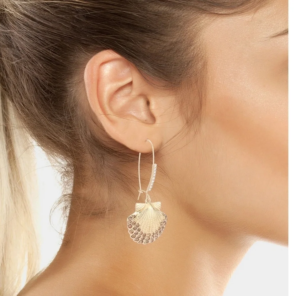 💛▪️ Betsey Johnson▪️ Mermaid Jewels Sea Shell Drop Shepherd Hook  Earrings ✨️
